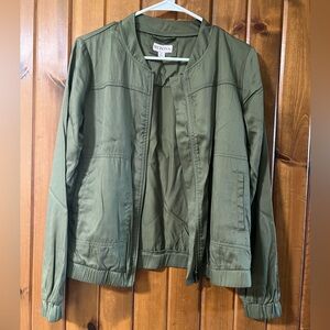 Merona (Target) Bomber Jacket. Small. Olive Green. Gently worn. True to size.